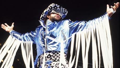 Happy Birthday to the late great Macho Man Randy Savage, OOOOOOOOOOHHHH YEEEEEEEAAAHHHHH 