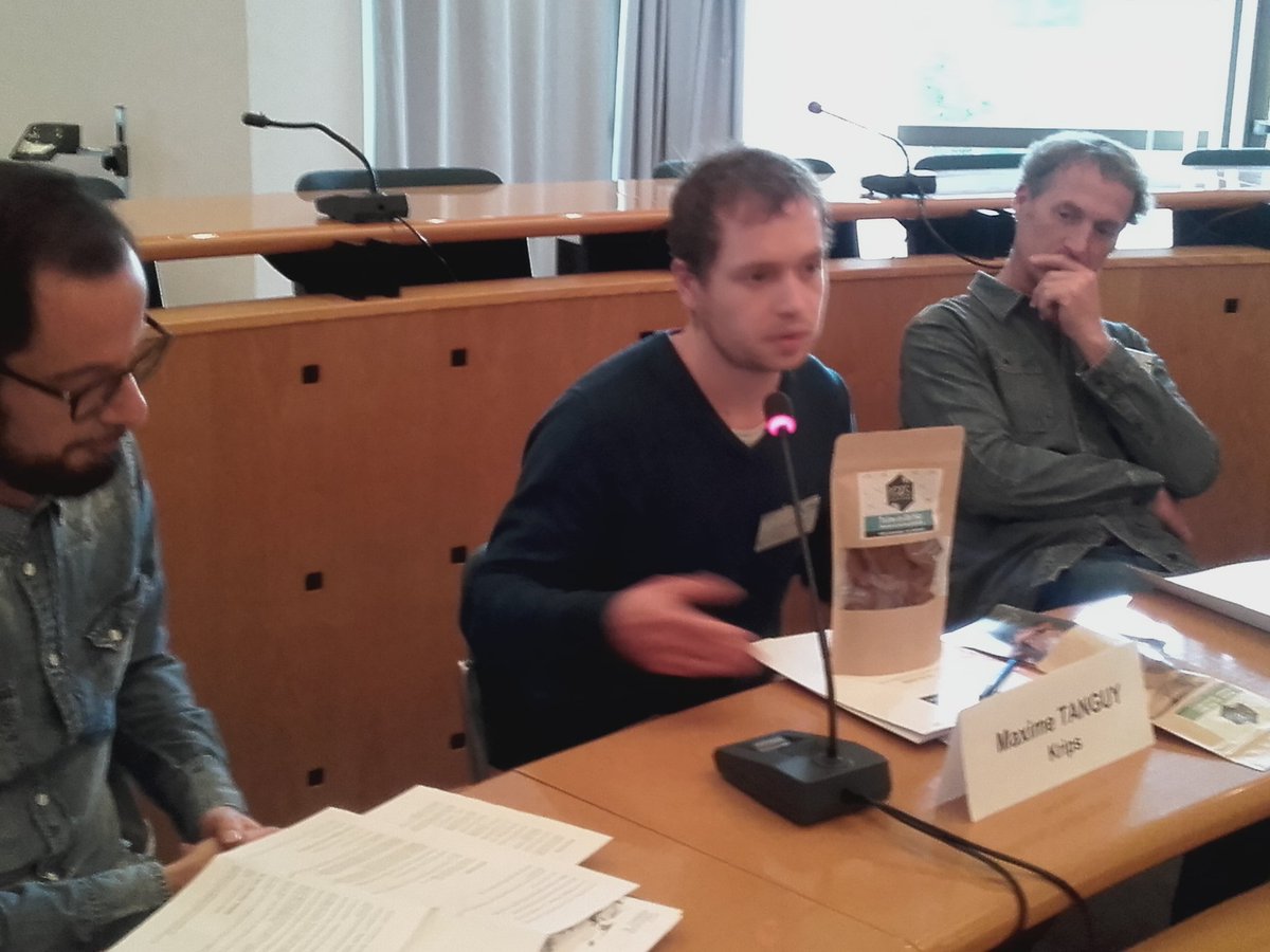 Accueil presse #patrimoine gastronomique La Krips création de  gâteaux apéritifs par Maxime Tanguy