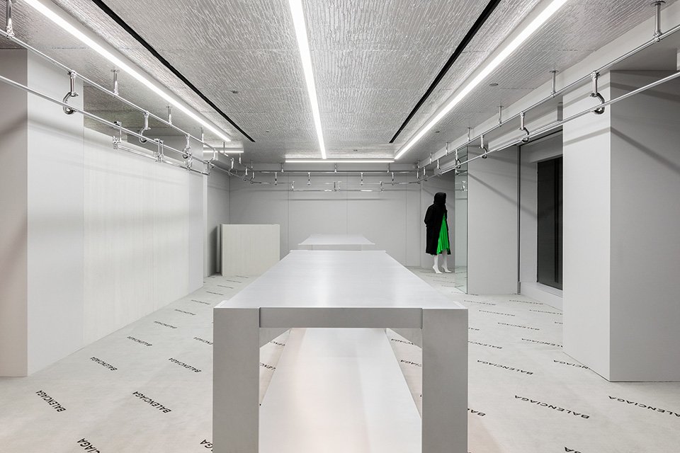 balenciaga paris bureau