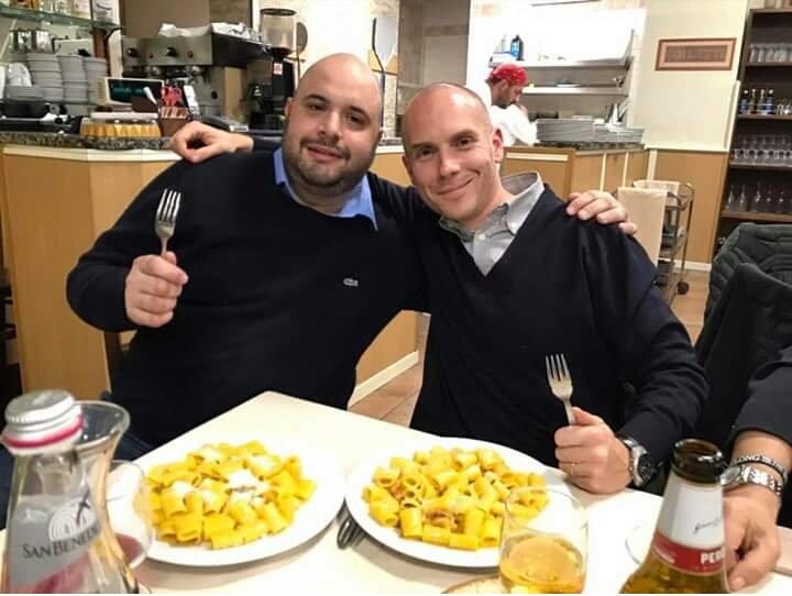 AntoniniMauro's tweet photo. Io e @MontagnaS13 ci autodenunciamo.

#CarbonaraConnection #CasaPound https://t.co/9vxH4WT2FW
