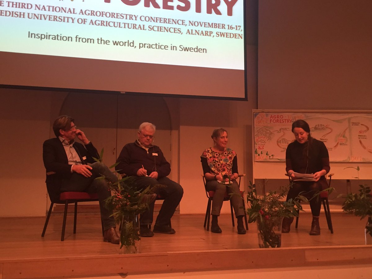 MadeleineFogde's tweet photo. Panel discussion #AFcon17 the benefit cross sector collaboration 👨‍🌾need to collaborate with academia @SIANIAgri @Focali_se @SLUmiljoanalys https://t.co/vv7rKM2maS