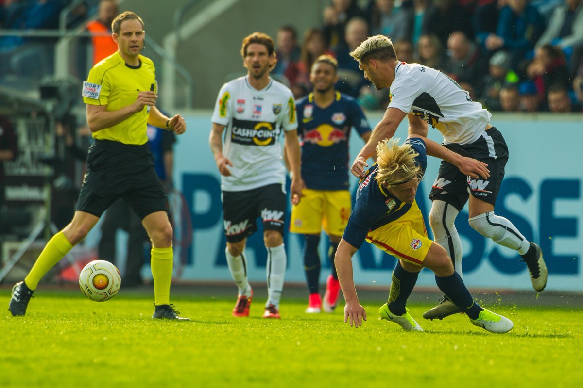 SCRAltach's tweet photo. ⚽️🏟️ Harald #Lechner leitet die Partie #SVMALT. Ihm assistieren Michael #Nemetz & Patrick #Orlet. Vierter Offizieller ist Markus #Hameter. #SVMALT https://t.co/DgEwp0l7qr