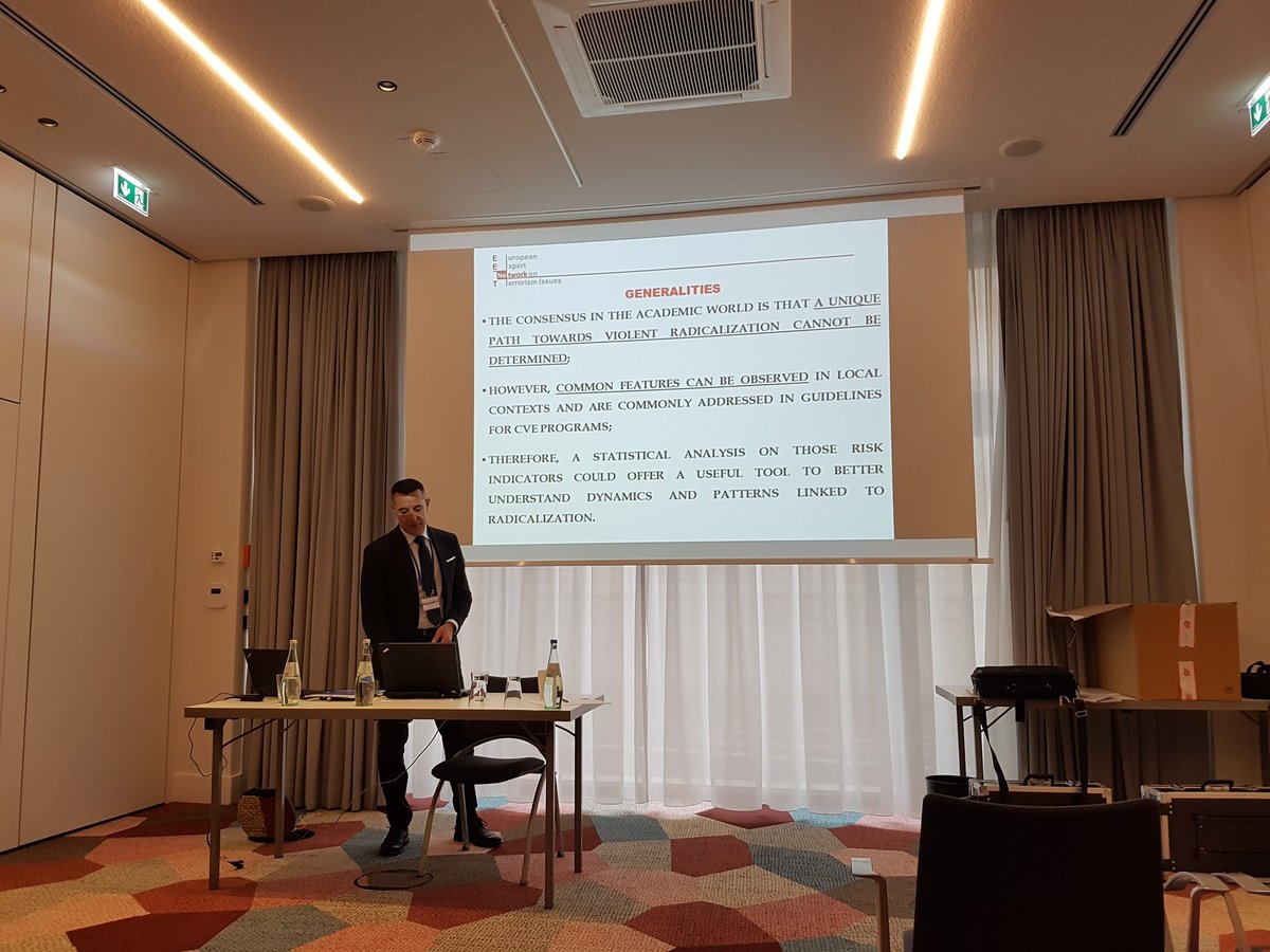 JeanineRvz's tweet image. @aleboncio presenting on Italian foreign fighters at 10 years of #EENeT conference in Wiesbaden