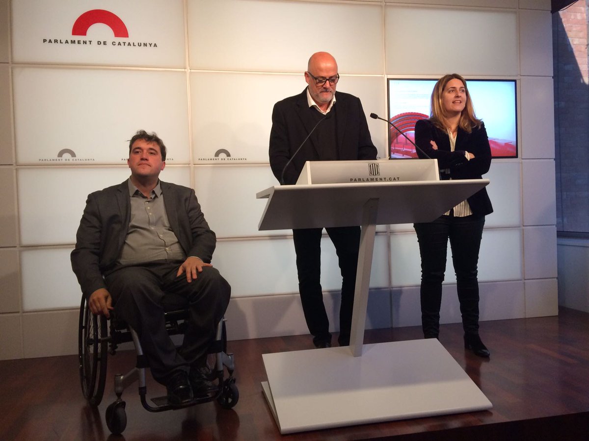 Lluís Corominas, emocionat des del #Parlament: Un agraïment als tres presidents de la cambra catalana amb qui he compartit vicepresidència: @ebenach, @nuriadgc i @ForcadellCarme