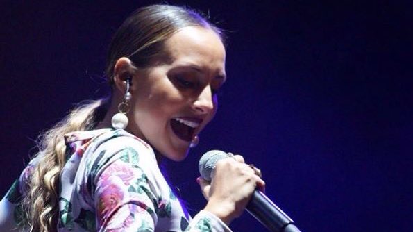 morningloryok's tweet photo. La cantante @Anabel_DC presenta 'Hoy salgo de tu vida', su último trabajo 🎶🎤  https://t.co/ZwdWE993rk #MorninGlory https://t.co/6TibKowyxa