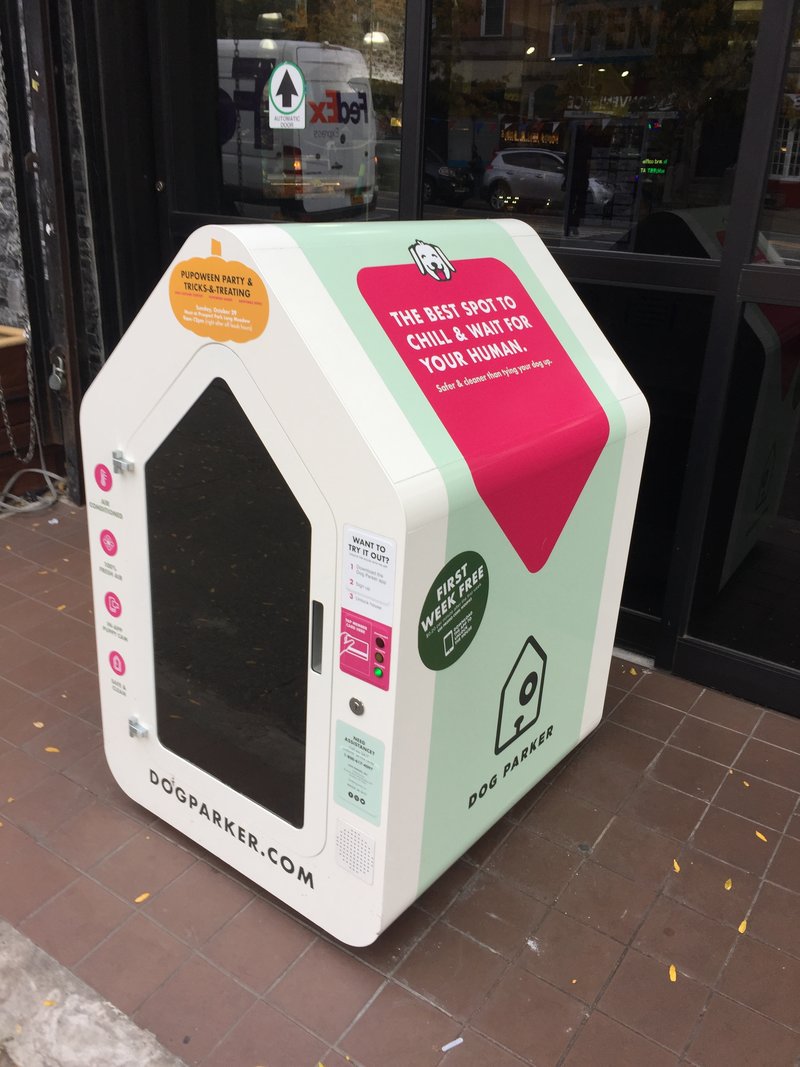 StartupCred's tweet image. Would You Lock Your Dog in This Box? Owners Are Divided #dog #weektrial #informalpoll goo.gl/BAm7SD