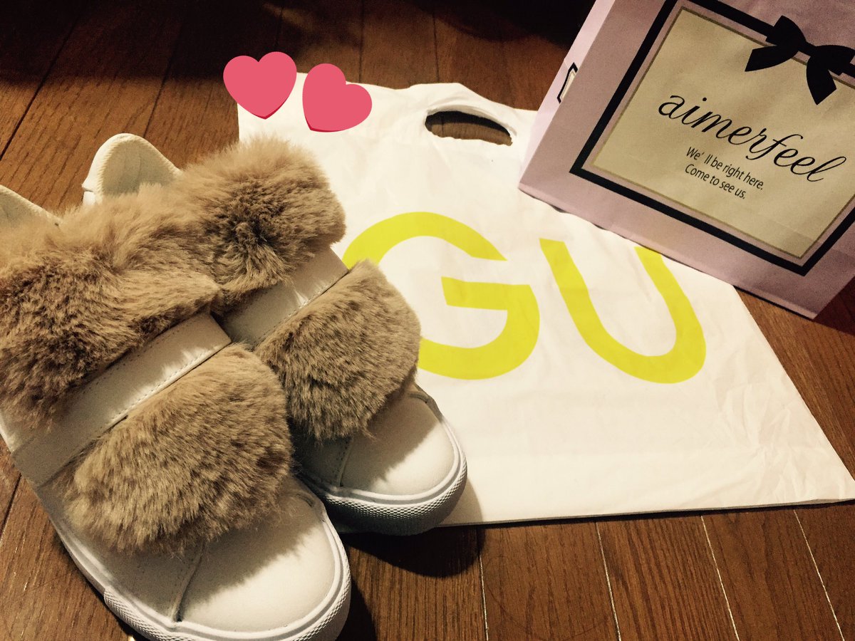 CLEEMMIKU's tweet photo. #イオンモール浜松志都呂 のLINE、みんな登録してる😊?
今日LINEで自分のライブのお知らせが来たよ😁笑
そして先日オープンした #GU で買い物したんだけど、レジのスゴさに感動した😱💓
しかも #aimefeel の店員さんに「この前下で歌ってました?」って言われて嬉しかった☺️笑
#私シトロ通いすぎw https://t.co/01nVqVH9Th