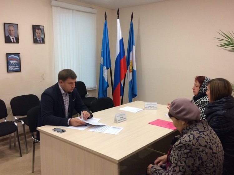 17 ноября в 14.00 буду проводить прием граждан в Ульяновской Региональной общественной приемной председателя " Единой России" Д. А. Медведева по адресу: ул. Ленина, д.146. Телефон для записи: 8(9510)-96-95-28 и 41-41-19