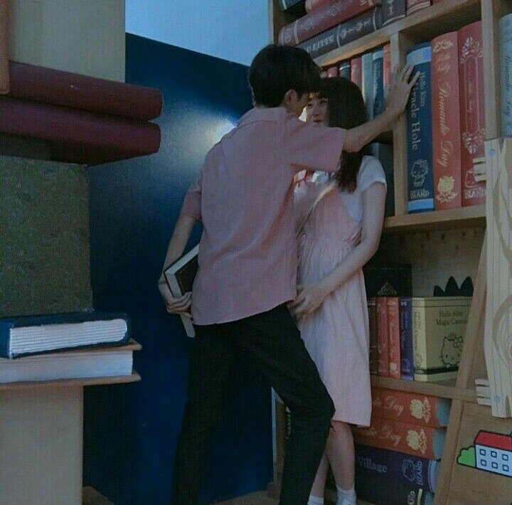 bbyeonnie's tweet photo. @jaenct_ : /cium ci/
cyn : "Mamaaa, nav cium ciuum"
jnv : Biarin /cium lagi/
cyn : "Maaaa /teriak, rengek/"
jnv : Diem, atau oppa gigit

... https://t.co/f1cOqJgv2A