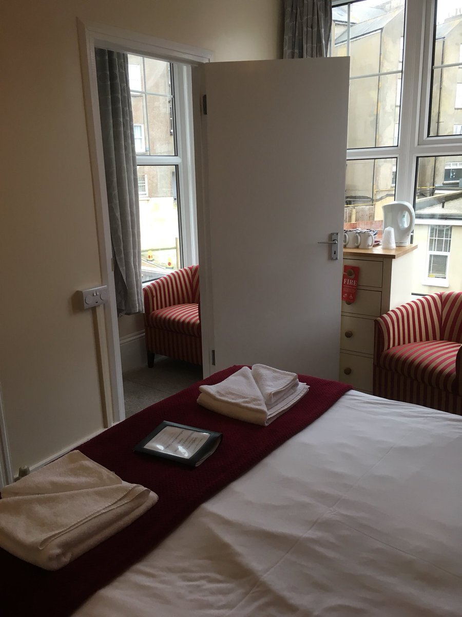 eastbour_reymar's tweet photo. #familyrooms have doors, so separate space for #mumsanddad and #kids https://t.co/1LAnft8EaW