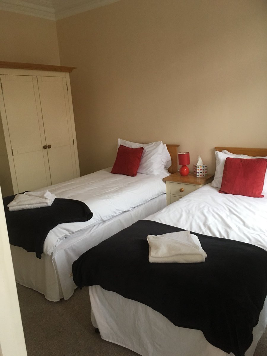 eastbour_reymar's tweet photo. #familyrooms have doors, so separate space for #mumsanddad and #kids https://t.co/1LAnft8EaW