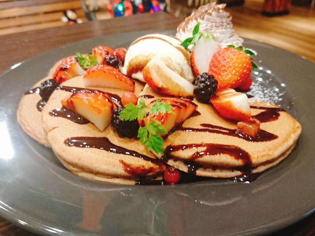 cafepurari's tweet photo. こんにちはcafeぷらりです
本日より期間限定で苺スイーツ開始しました😳🎵
今だけの苺たっぷりスイーツを是非お試しください！
皆様のご来店お待ちしております✨ https://t.co/5bcx0qRWHK