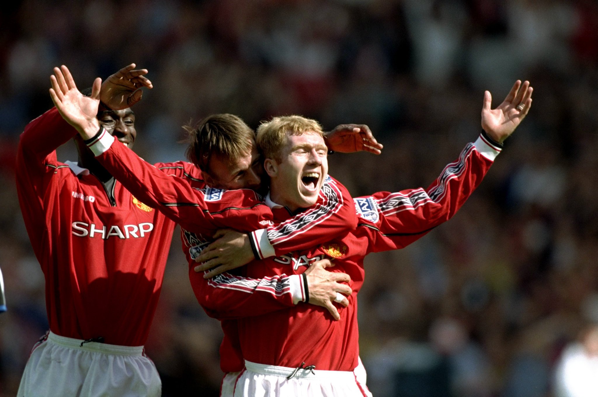 Paul Scholes was born in 1974.

4  3  today.

Happy birthday, Scholesy 