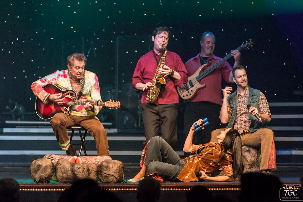 TGCPhoto's tweet photo. Nov 2015 - the 70s Music Celebration gang with a campfire jam session.

@MrBarryWilliams 
@JonathanBlack68 
#branson https://t.co/2Dhlwnq0uf