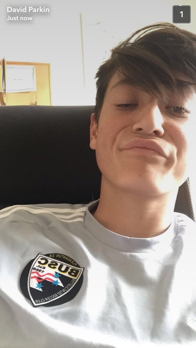 vanadata42's tweet photo. Happy bday to dis mixed mf ily bbg @daparkin7 https://t.co/JeflGkFFML