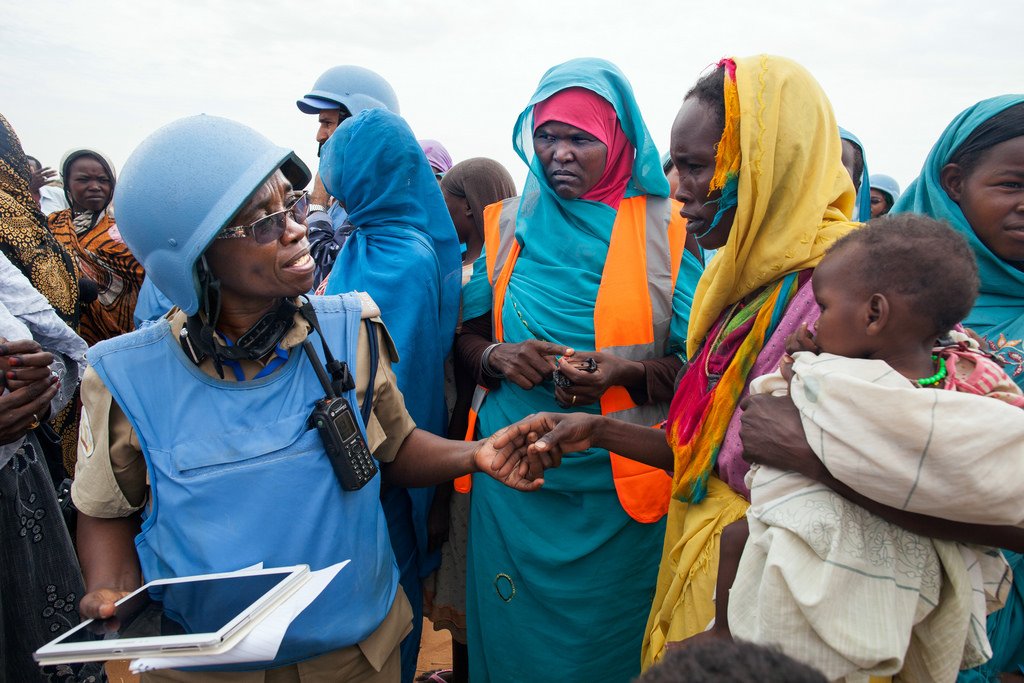 UNPeacekeeping's tweet photo. Our peacekeepers work in difficult environments. Member State support received in #Vancouver will make a difference &amp; help them to more effectively implement their mandates, said @Lacroix_UN at closing of the conference. https://t.co/sMhQAunPOZ https://t.co/pff9U5MTrz