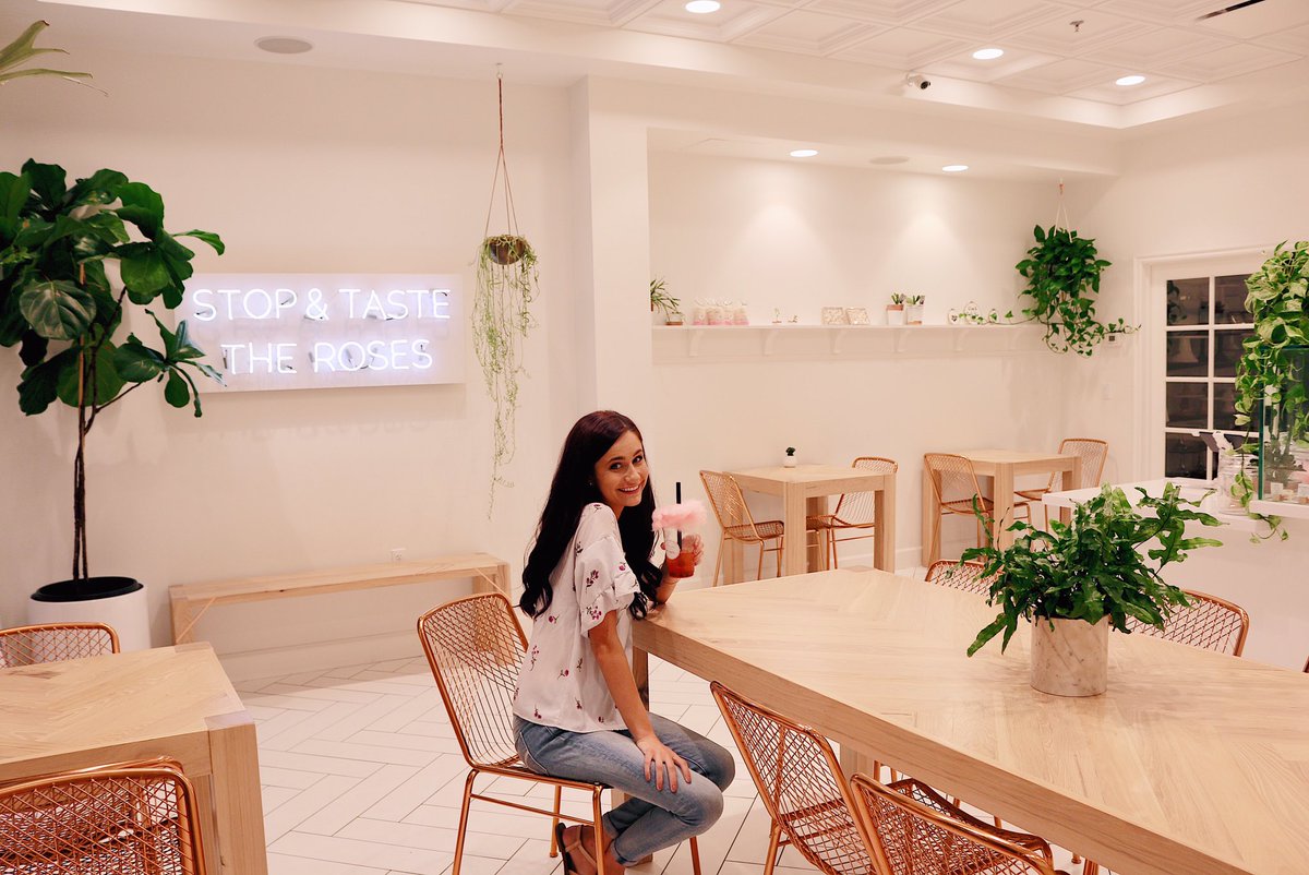 CallieGrace97's tweet photo. cutest &amp; most aesthetically pleasing place ever!!! @ruzecakehouse https://t.co/4LwGsObFYn