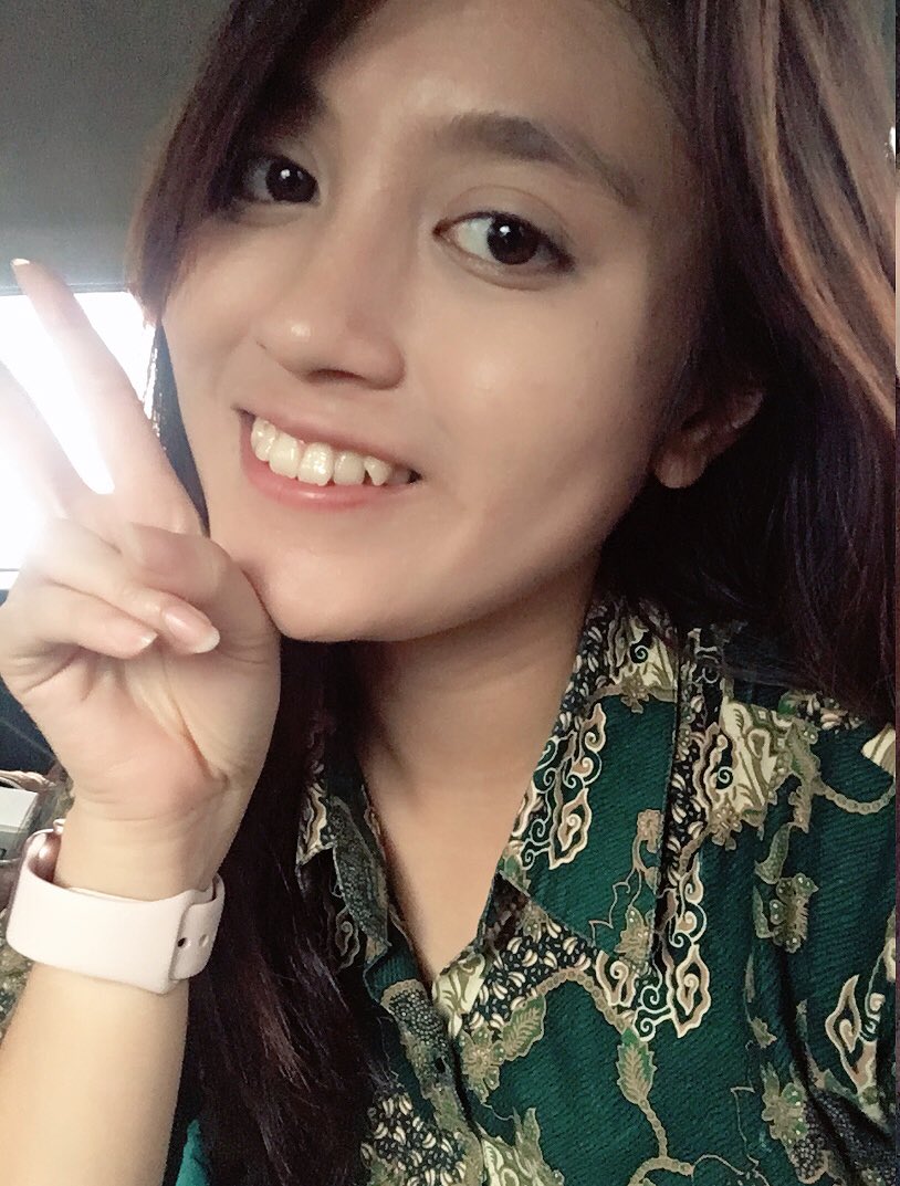 nblh_ayu's tweet image. Pulang sekolah nih 🤗 hello!