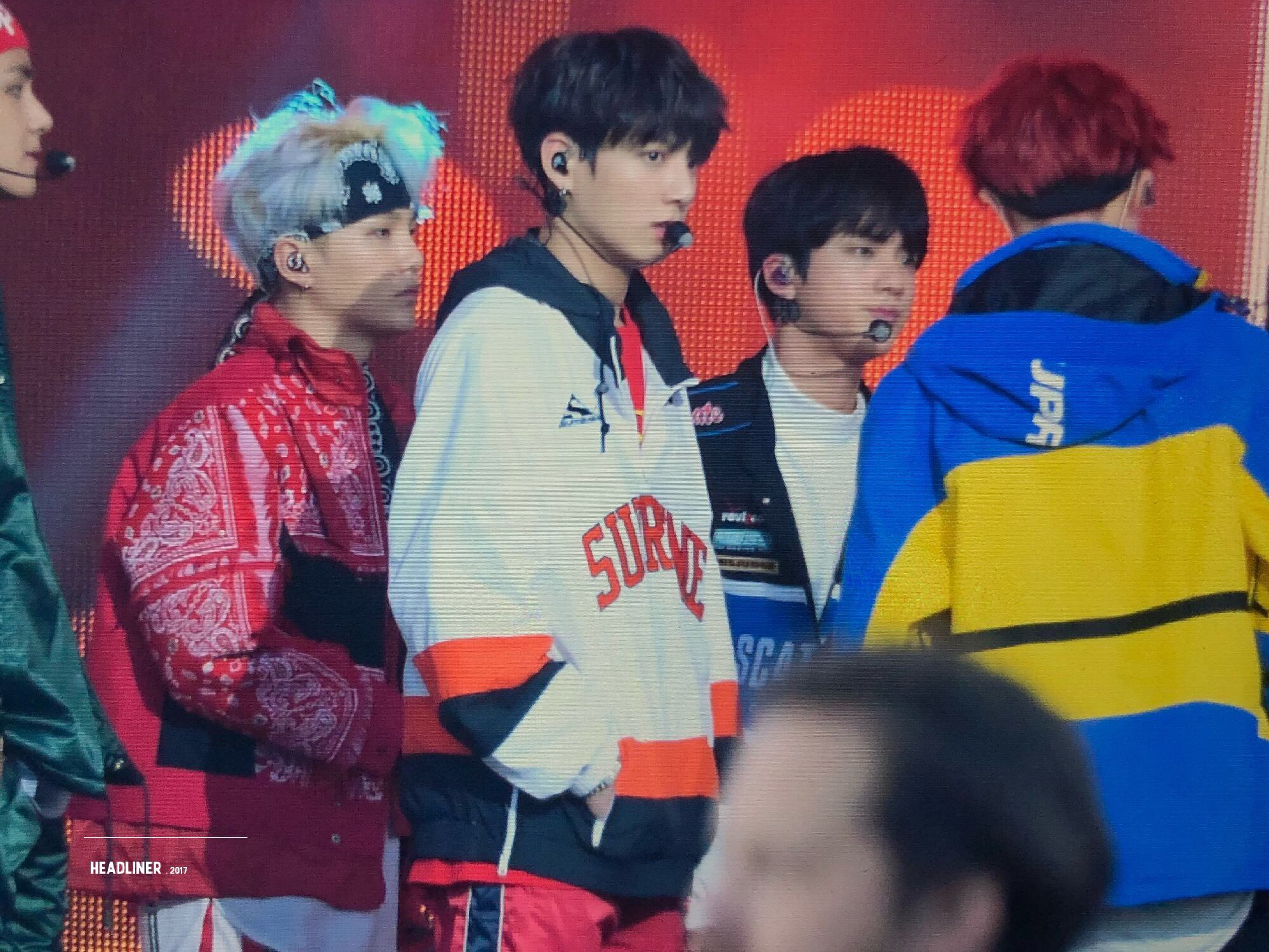 Twitter 上的 BTS fashion: