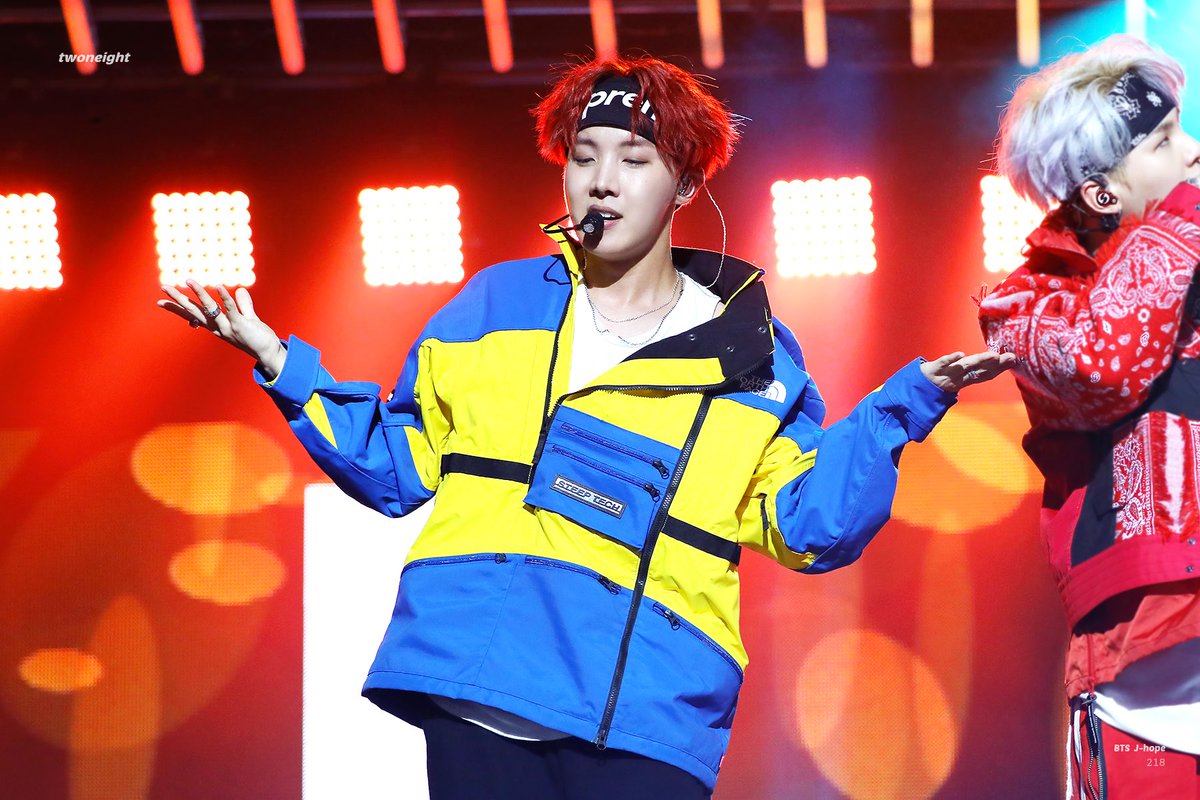 218_jhope's tweet photo. 171115 Jimmy Kimmel concert #제이홉 #호석 #jhope
욜로정 ~(^♡^)~ https://t.co/8kAogGpshc