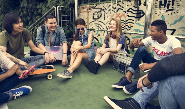 Comm #Jeugd voortzetting bespreking #begroting2018 <a href="/svengatz/">Sven Gatz</a>. Dossier begroting 2018: goo.gl/gwhZg1 10u, kijk LIVE: goo.gl/LHRBd4  @deptCJSM @jeugdbeleid1 <a href="/deptCJM/">Departement CJM</a>