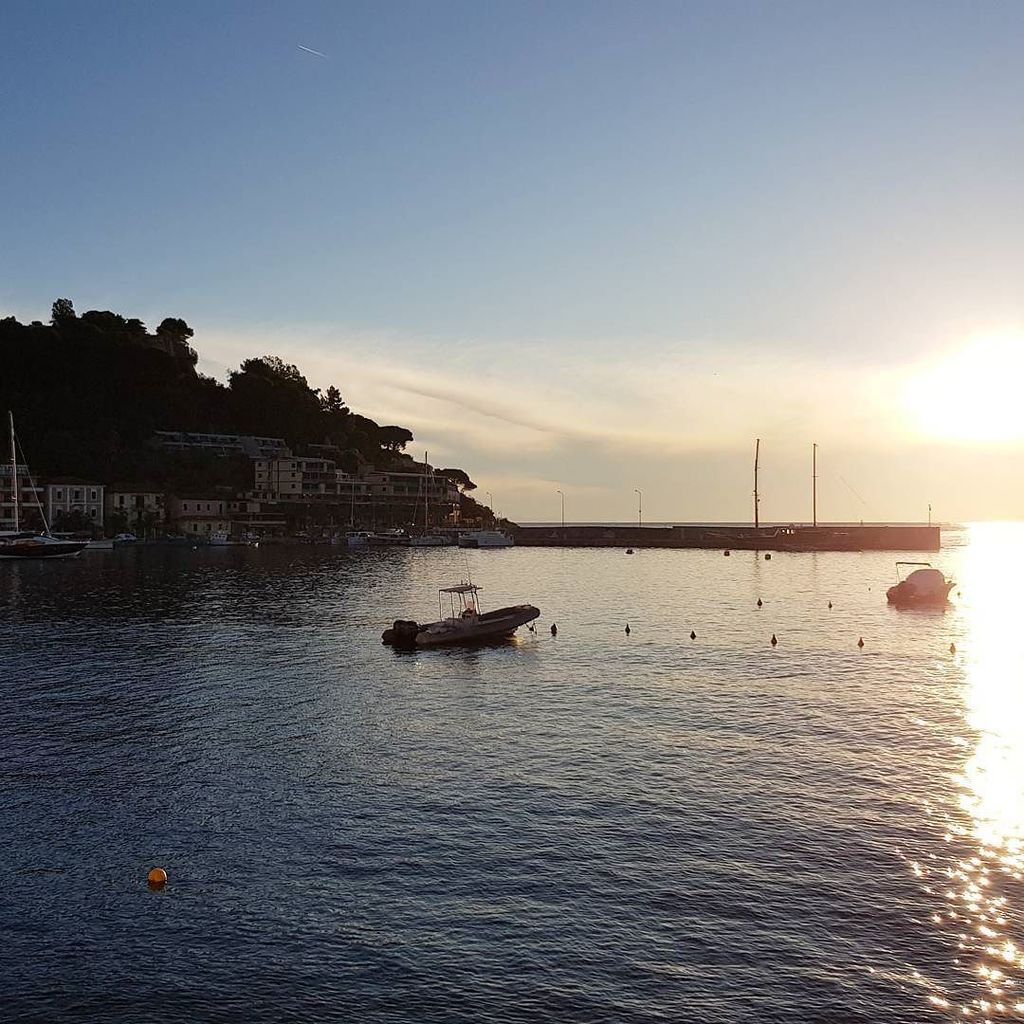 isoladelbaapp's tweet photo. Ritorna il sole a #portoazzurro #elba ❤.
Continuate a taggare le vostre foto con #isoladelbaapp il tag delle vostre vacanze all'#isoladelba. https://t.co/AxWV7UDtQC https://t.co/DKf2hrFZQo