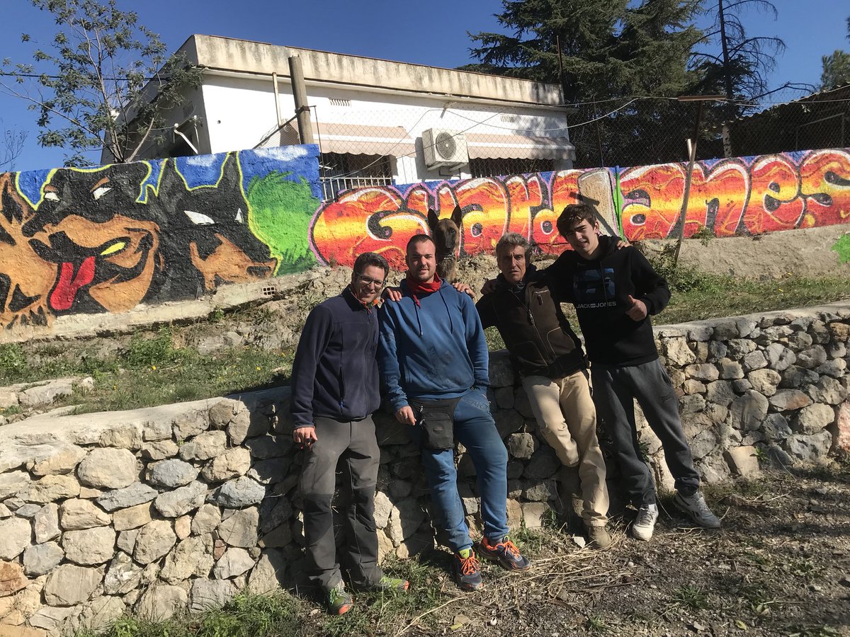 guardianesbcn's tweet photo. Alumnos de Noviembre David, Cristian de BARCELONA y Eder de Vitoria. Últimos días de curso. #jpc #escuelacanina #adiestramientocanino #adiestradorcanino #educadorcanino #educacioncanina #adiestrador #dogslover #perrosfelices #educatuperro #happydog #defensadeportiva https://t.co/PceLNIjXaV