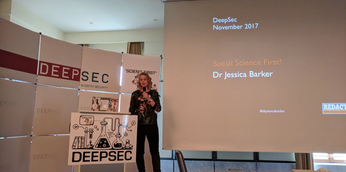 _Freakyclown_'s tweet image. After a few projector issues, key note at #deepsec has started!