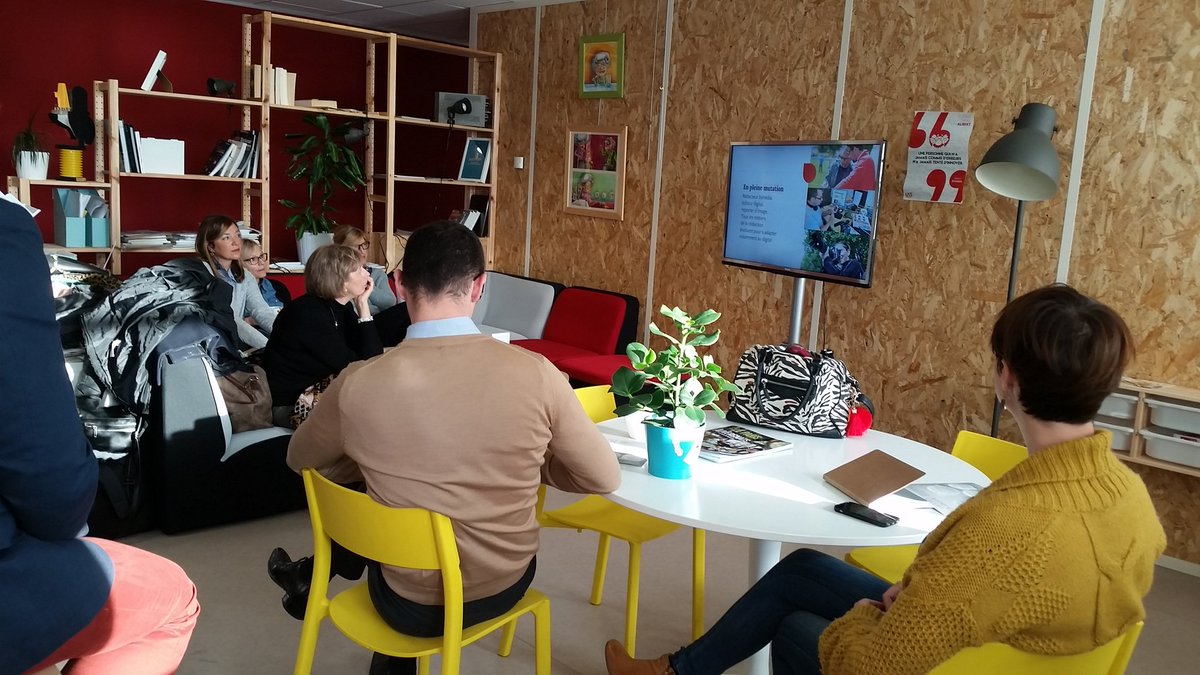 ReseauCom2cia's tweet photo. Joli cadre pour discuter transformation digital au groupe Centre France et journal @lamontagne_fr : le @labcentrefrance expérimente avec les équipes pour innover. Exemple : #monjournalencampagne https://t.co/dA15oQejad