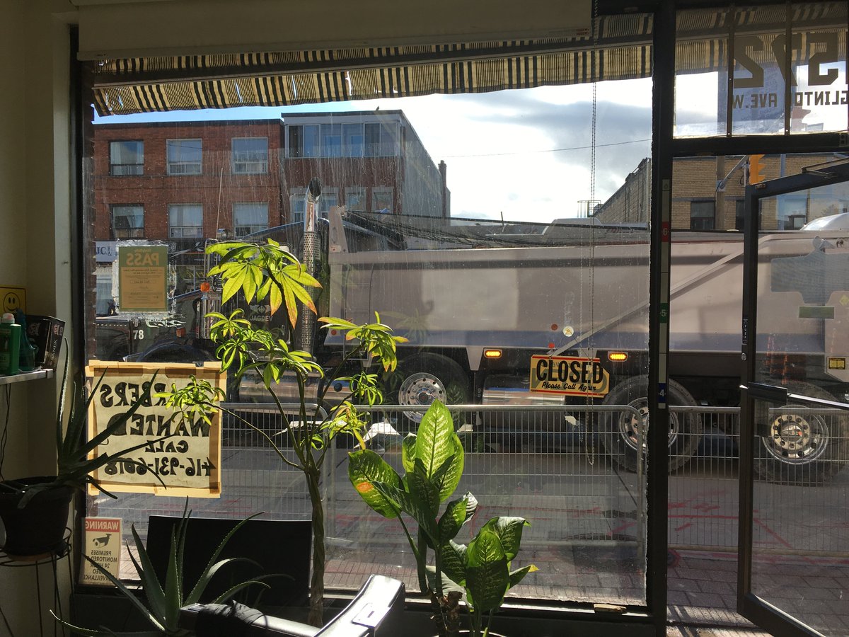 opmb100's tweet photo. @Crosstown @Kathleen_Wynne
Photos taken @EglintonWest
#MetrolinxHarmfulToCommunity
#Opmb
#Photographs that speaks for it self! https://t.co/Tk24P8rHgr