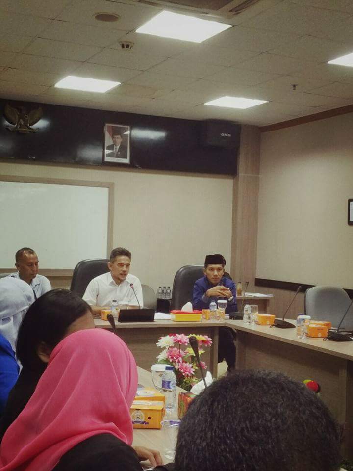 FPKS_Batam's tweet photo. Agenda dewan fraksi PKS Pak Ir. Riky Indrakari,  16 November 2017, 
"Focus Group Discussion (FGD) dengan Stakeholder ". 
Rancangan PERDA “Pengembangan Anak Usia Dini Holistik &amp; Integratif Kota Batam” bersama
HIMPAUDI, IGTG, IGRA, Bunda PAUD Kecamatan/Kelurahan se-Kota Batam https://t.co/SWbsQVFDL9