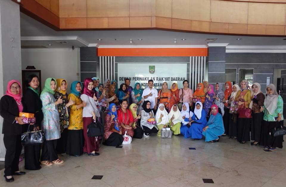 FPKS_Batam's tweet photo. Agenda dewan fraksi PKS Pak Ir. Riky Indrakari,  16 November 2017, 
"Focus Group Discussion (FGD) dengan Stakeholder ". 
Rancangan PERDA “Pengembangan Anak Usia Dini Holistik &amp; Integratif Kota Batam” bersama
HIMPAUDI, IGTG, IGRA, Bunda PAUD Kecamatan/Kelurahan se-Kota Batam https://t.co/SWbsQVFDL9