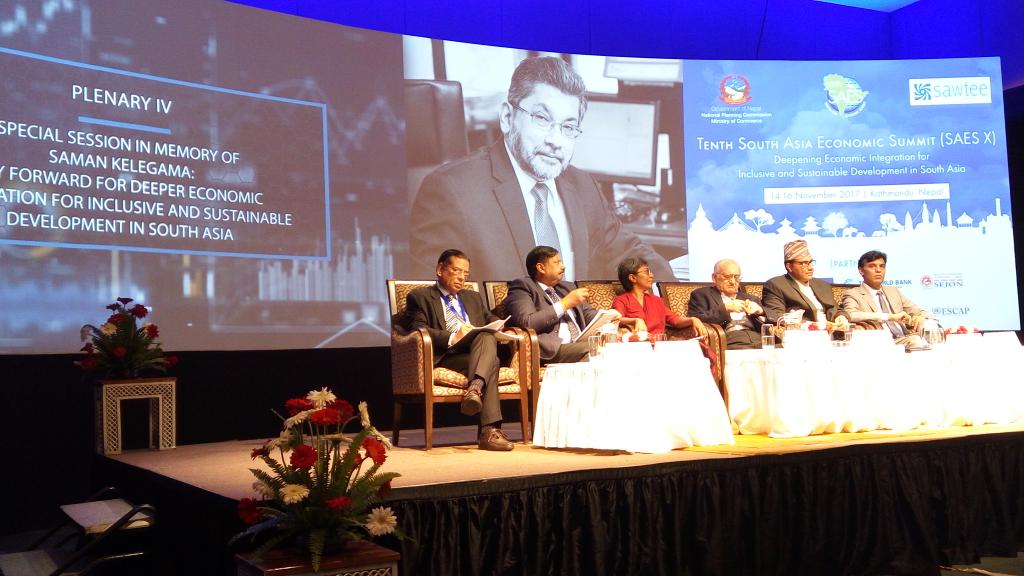 vaqarahmed's tweet photo. @Abidsuleri @nageshkum @MustafizurRh at regional cooperation panel in memory of Saman Kelegama. #SAESX @sawteenp @SDPIPakistan https://t.co/uHspRPCltp