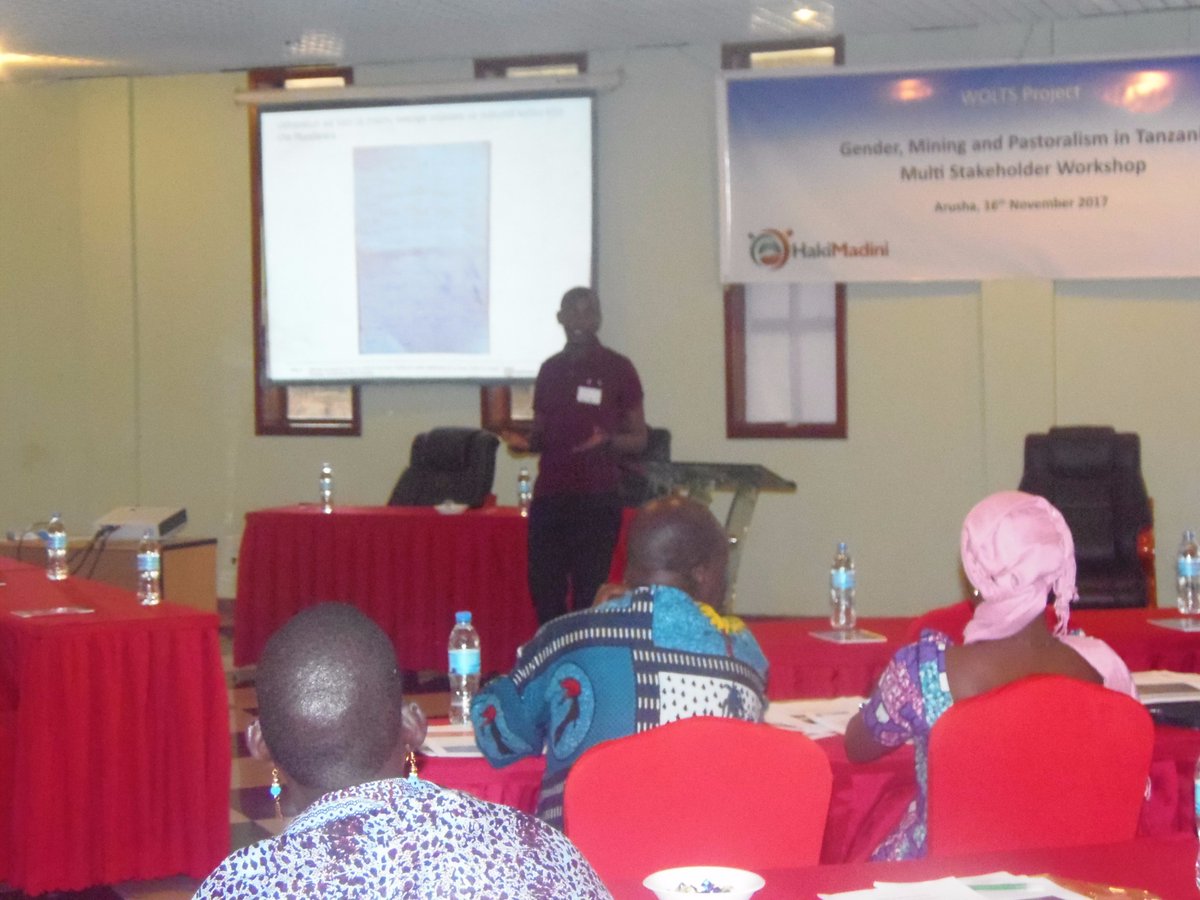 HakiMadini2012's tweet photo. Climatic change make pastoralist communities engage in other economic activities #landrightsnow @MokoroLtd #WOLTS https://t.co/Zvfxe3Q6mL