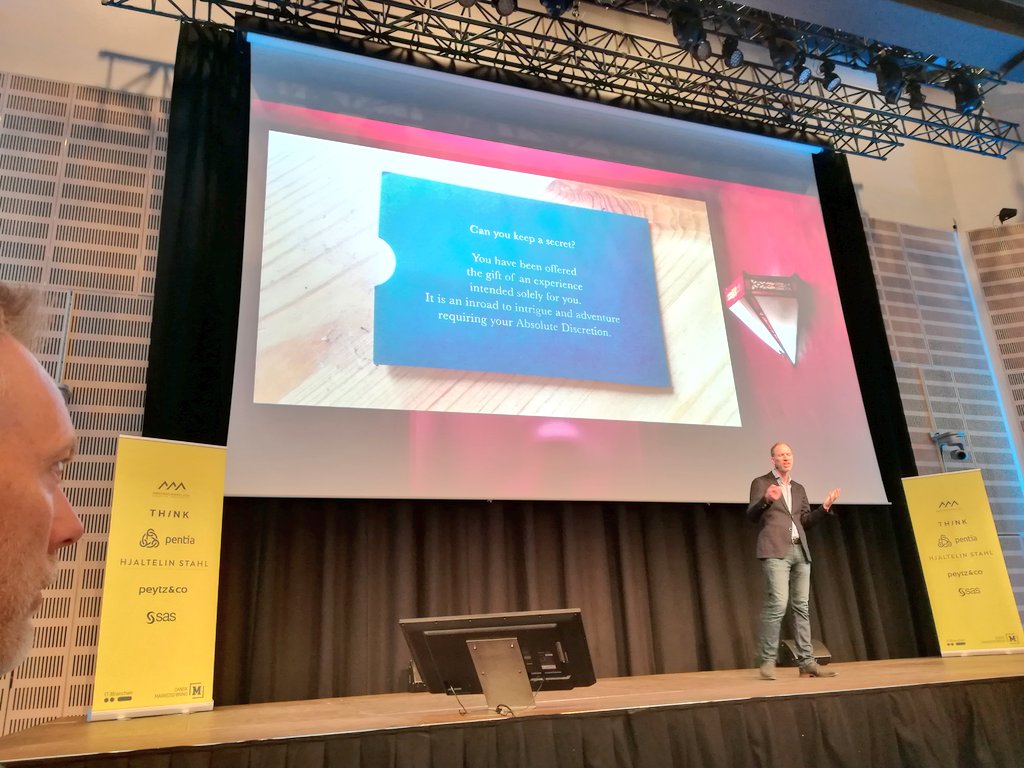 sasdupont's tweet image. Helt sikkert! Og jeg er vild med hans pointe om, at mysterier kan gøre oplevelser interessante igen i en verden, hvor mantra et er data-data-data.