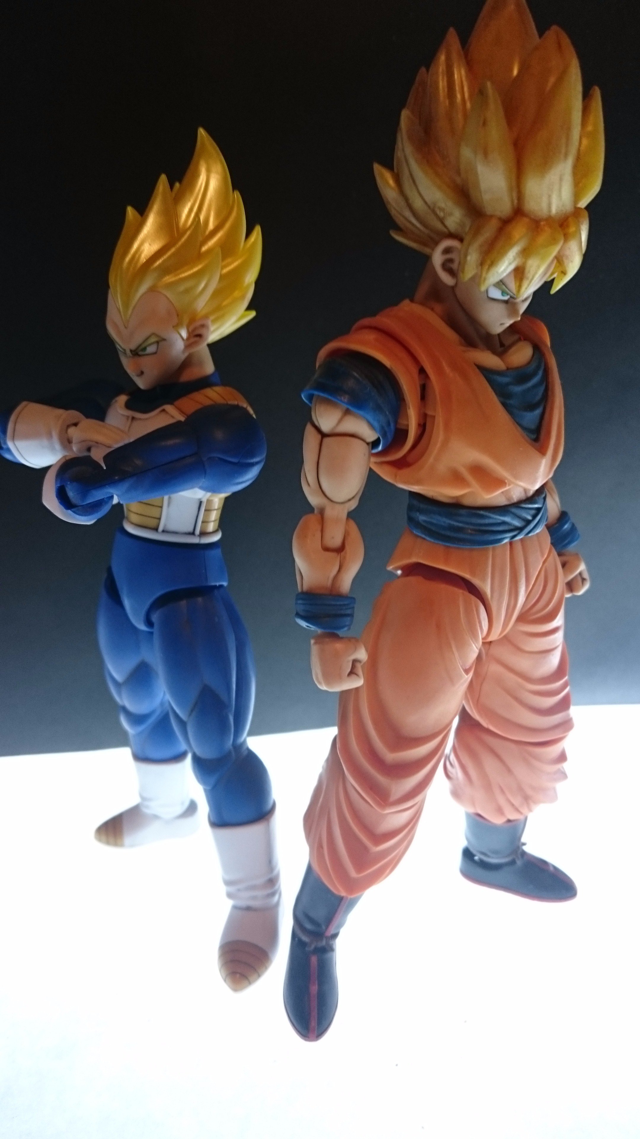 N B D Rally フィギュアライズスタンダード 超サイヤ人ベジータ を 作りました 舌だけ塗装して あとは成形色生かし スミ入れのみです 色分けがスゴく 作っていて楽しいです ヨロシクお願い致します ドラゴンボール超 フィギュアライズ