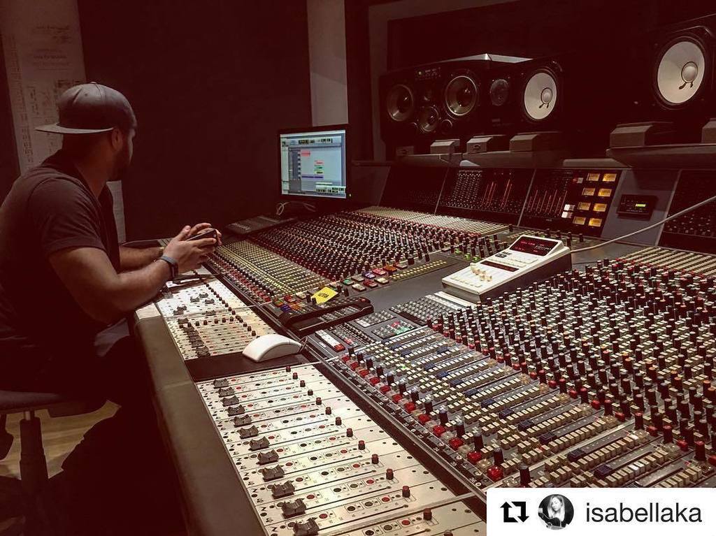 #Repost @isabellaka ・・・
And so the journey begins... @chrisfreemanmusic #ep #ulteria ift.tt/2hwCI3W