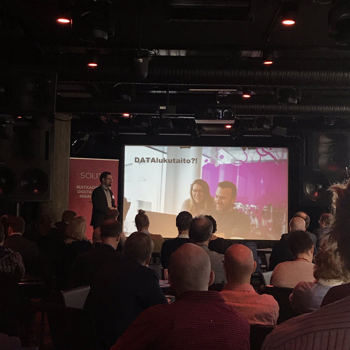 jennikivikoski's tweet photo. SolitaHUB jatkuu, mutta hetkinen. Miten olen päätynyt @markkumaenpaa esitykseen? 😂 #SolitaHUB #solitaoy #solitaheimo #data #datalukutaito https://t.co/gSXVRlNzhN