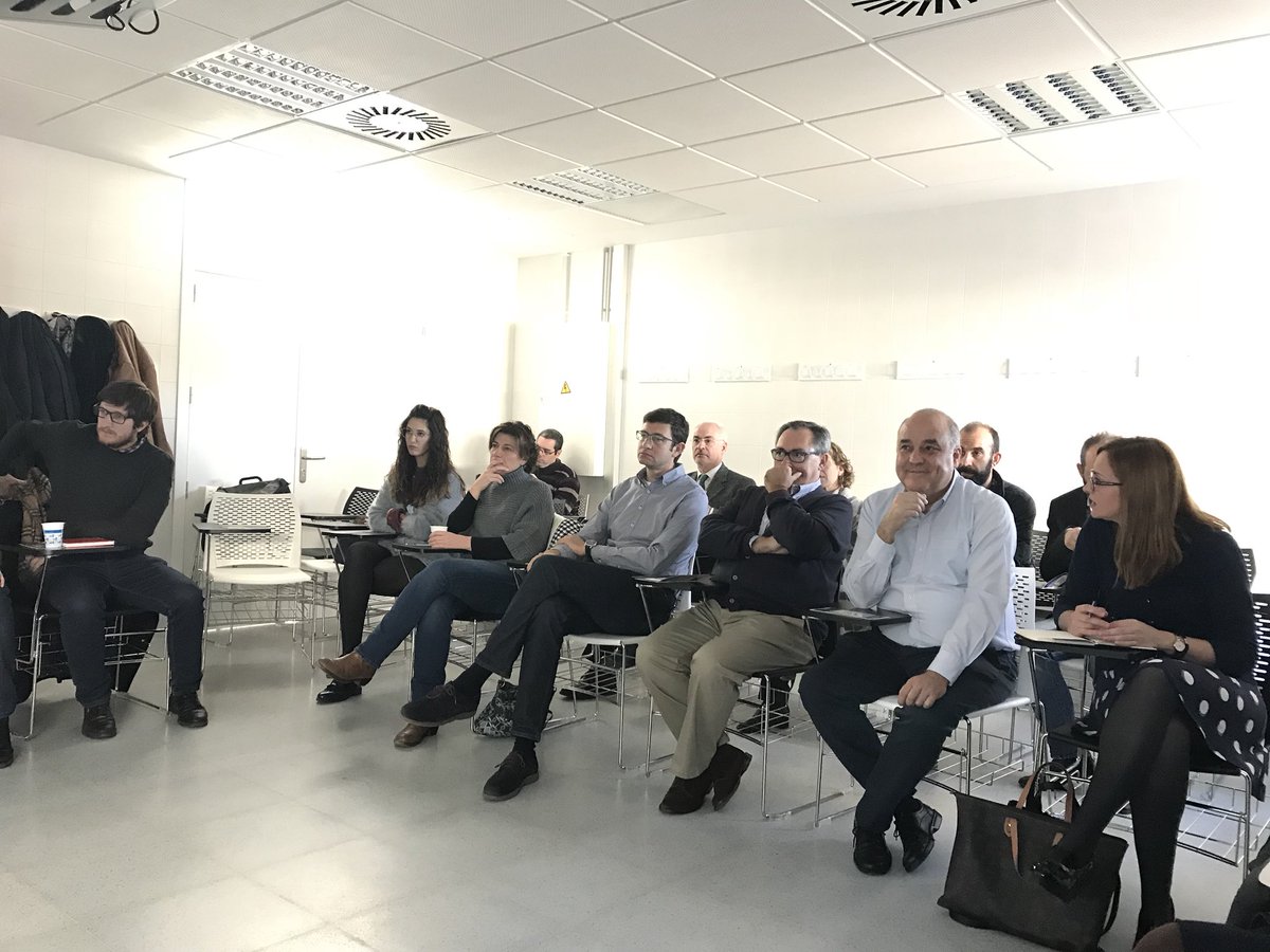 RaquelOTRIUZ's tweet photo. @pilarzar presentando CEMINEM a empresas . Gracias por venir #SOLUTEX, #CITOGEN, @GrupoArento , @Lacasaytu , @Valeo_Group , @Arahealth . https://t.co/kEu4XxznQv