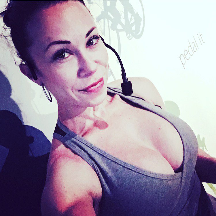 toplocaltrainer's tweet photo. If you're looking for a very well qualified #personaltrainer in #London, check out Sara's profile on #TopLocalTrainer https://t.co/KXdXYpl6L7 #PT #Fitness #Health #London https://t.co/s4frhu0mnz