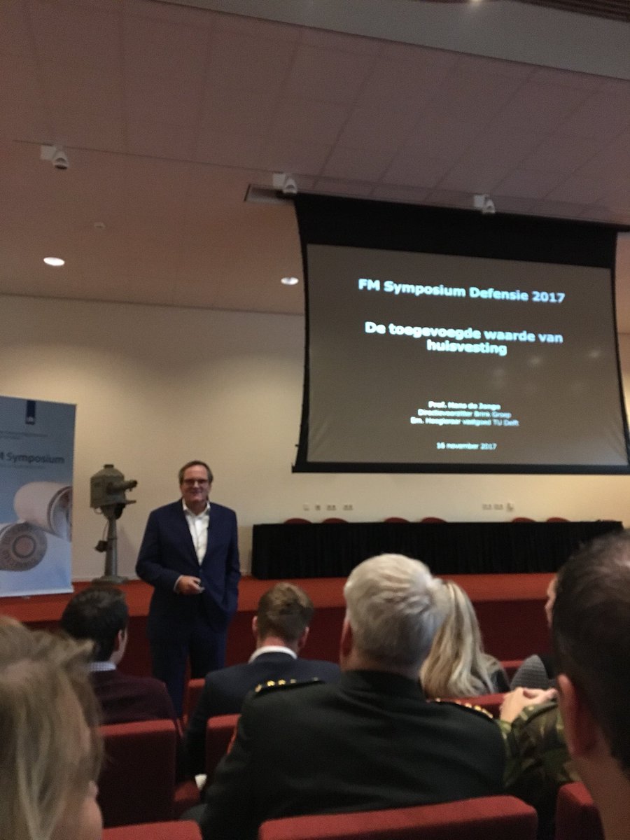 1SmartWorkPlace's tweet photo. #fmdef2017 Kickoff @brinkgroep ‘FM is een dissatifier’. https://t.co/UIrlsfLTB2