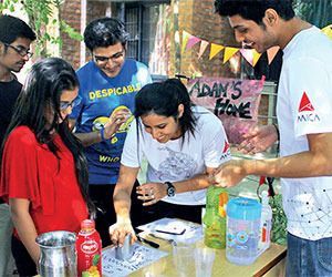 ahmedabadmirror's tweet photo. Student's gear up for #MICANVAS
Read here:https://t.co/Ock7ZEfUGJ https://t.co/I7eSGVxuSf