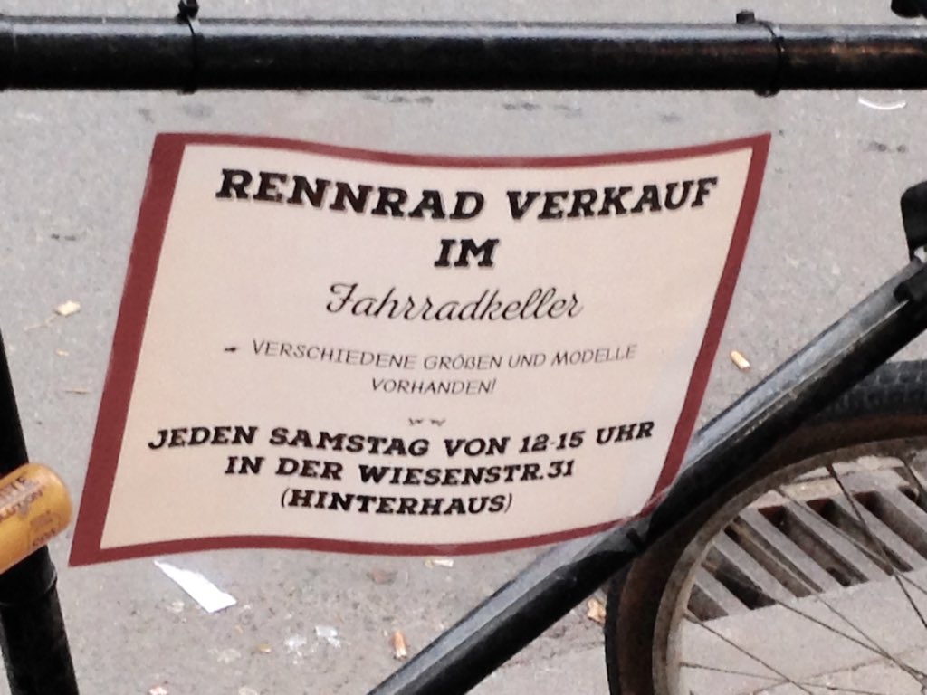 BergerStrFfm's tweet photo. Samstag Rennrad-Verkauf, Sonntag Playmobil Hof-Flohmarkt. #Frankfurt #Bornheim https://t.co/8Srx5U5x5n