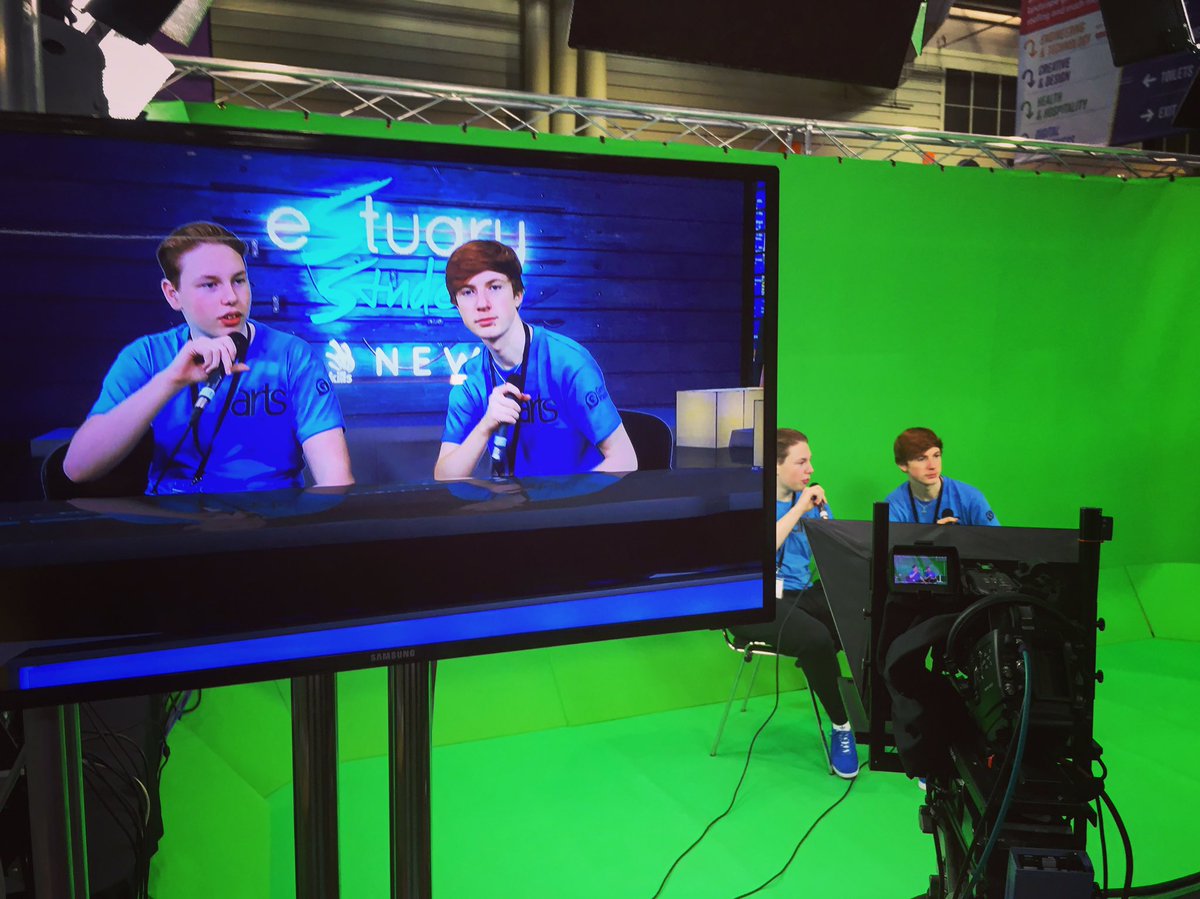GI_ESTV's tweet photo. The virtual set is go and already proving popular! #SkillsShow17 @SkillsShow #hall17 @newtekemea #tricaster #greenscreen https://t.co/Adt1HpnJ0V
