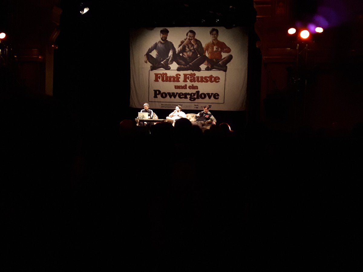 bulletten_crew's tweet image. Geiler Abend mit den 3 #dullis von @RadioNukular 
Danke für die vielen lacher und bis zur nächsten #tour  @RRRockstah @onlinegott @dominikhammes