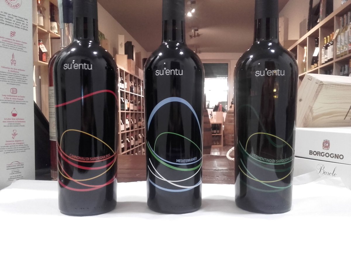 CantineColombo's tweet image. Abbiamo scelto Su'entu perché crediamo che un vino debba essere espressione del territorio da cui proviene.Uve autoctone e rispetto dalla natura fanno di questi vini una grande espressione del terroir sardo! Vieni a scoprirli da #cantinedicolombosavona
