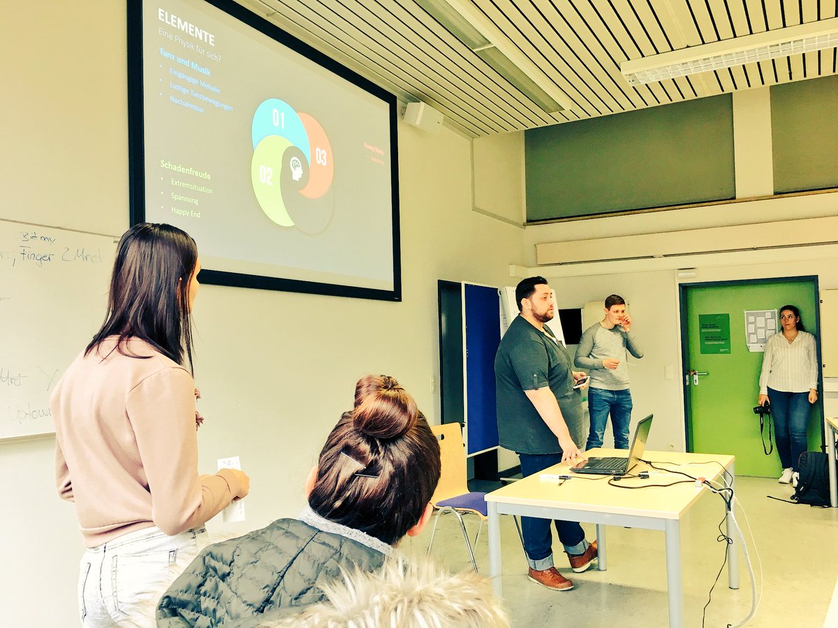 K09Michel's tweet photo. Starke Interaktion und tolle Informationen. 👍😊 #okbc17 #onkommgoesviral #bestemenschen https://t.co/dK51FsXaop
