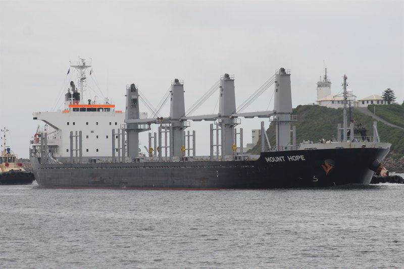 OE_greenmarine's tweet photo. #Bulker’s 1st Officer Blamed for #Collision at #PortofBrake https://t.co/lmA34MrJkY https://t.co/XUSbN1oqwS