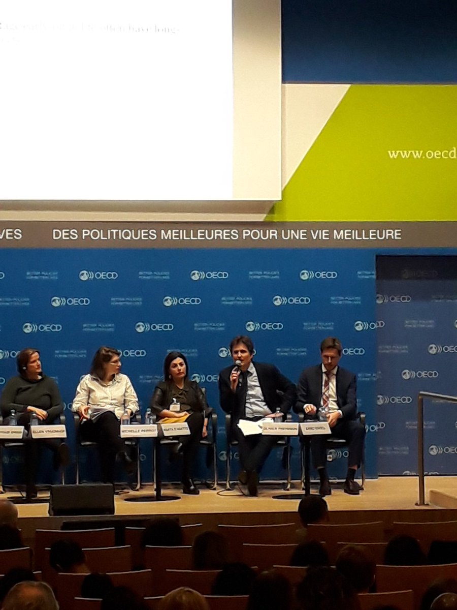 @othevenon <a href="/OECD_Social/">OECD Social</a> "1 #enfant sur 5 dans l'<a href="/OECD/">OECD ➡️ Better Policies for Better Lives</a> vit dans un ménage surpeuplé, 1 enfant sur 7 vit sous le seuil de pauvreté " #objectifenfance #droitsdelenfant #odd