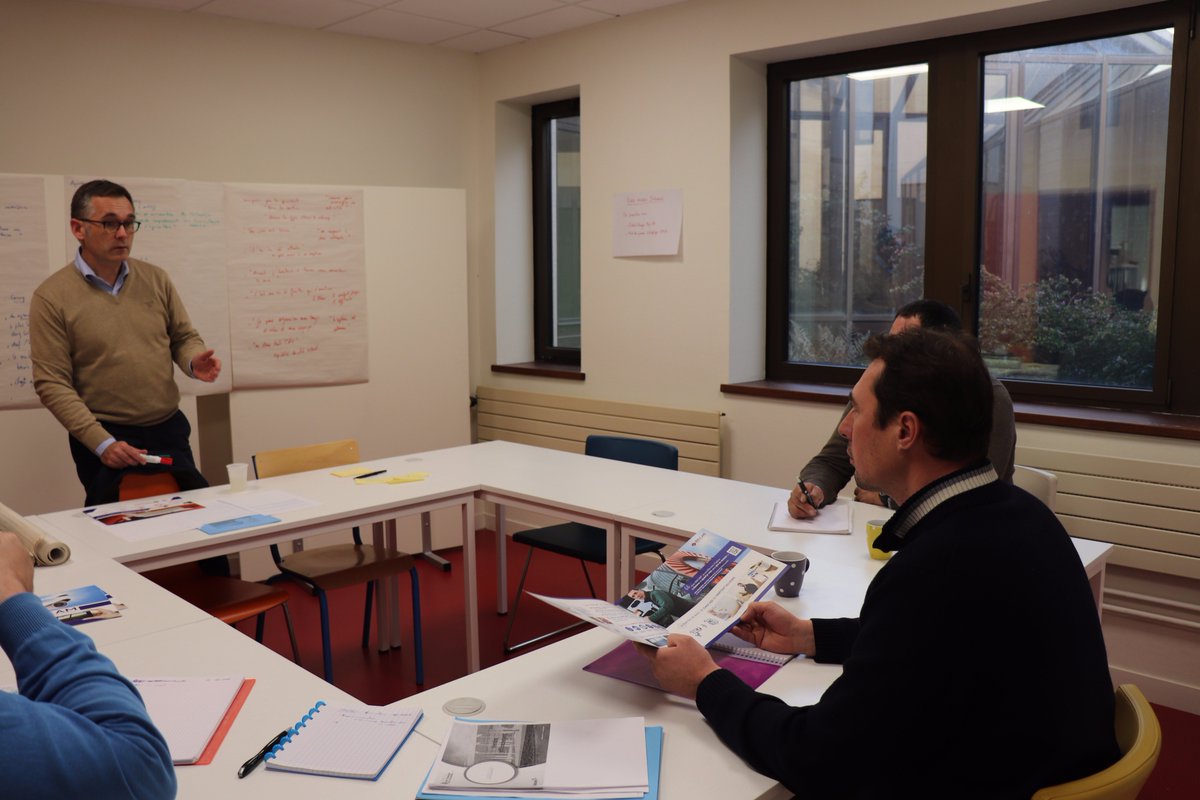 champspossible's tweet photo. @valuans accompagne la #startup #AgriSolution aujourd'hui pour transformer leurs idées en actions #accompagnement @LeVillagebyCA https://t.co/jWbi5TxHdj